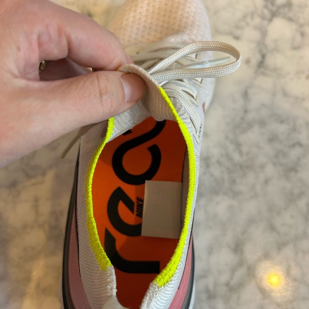 Nike React Flyknit Men’s Sneaker Size 9 – Lightly Used - Picture 7 of 10